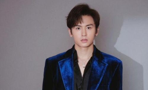 张哲瀚微博个人资料,青春偶像的蜕变之路